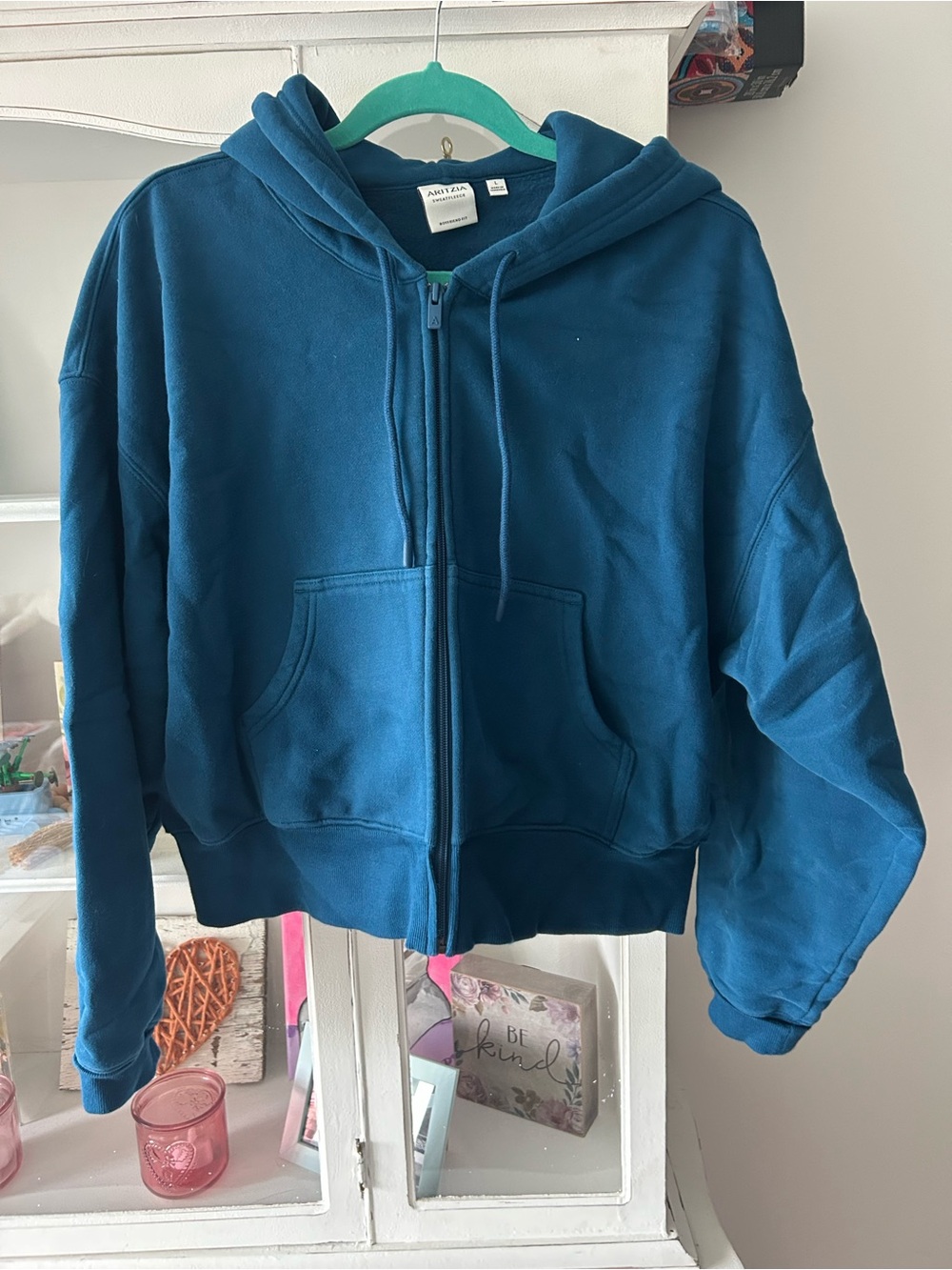 Aritzia boyfriend fit crop hoodie